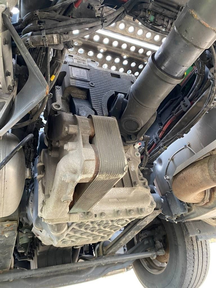 Тягач Renault T 480/Retarder Carte grise Française endommagé: фото 10 Тягач Renault T 480/Retarder Carte grise Française endommagé: фото 10