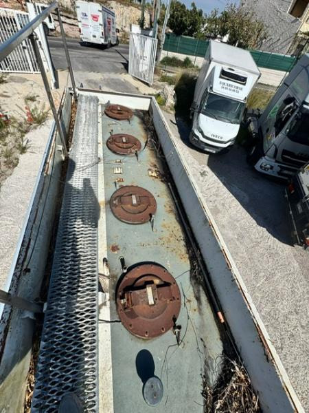 Renault MIDLUM 210 CITERNE MERCERON 11000 L 4 COMPARTIMENTS - Грузовик-цистерна: фото 4 Renault MIDLUM 210 CITERNE MERCERON 11000 L 4 COMPARTIMENTS - Грузовик-цистерна: фото 4