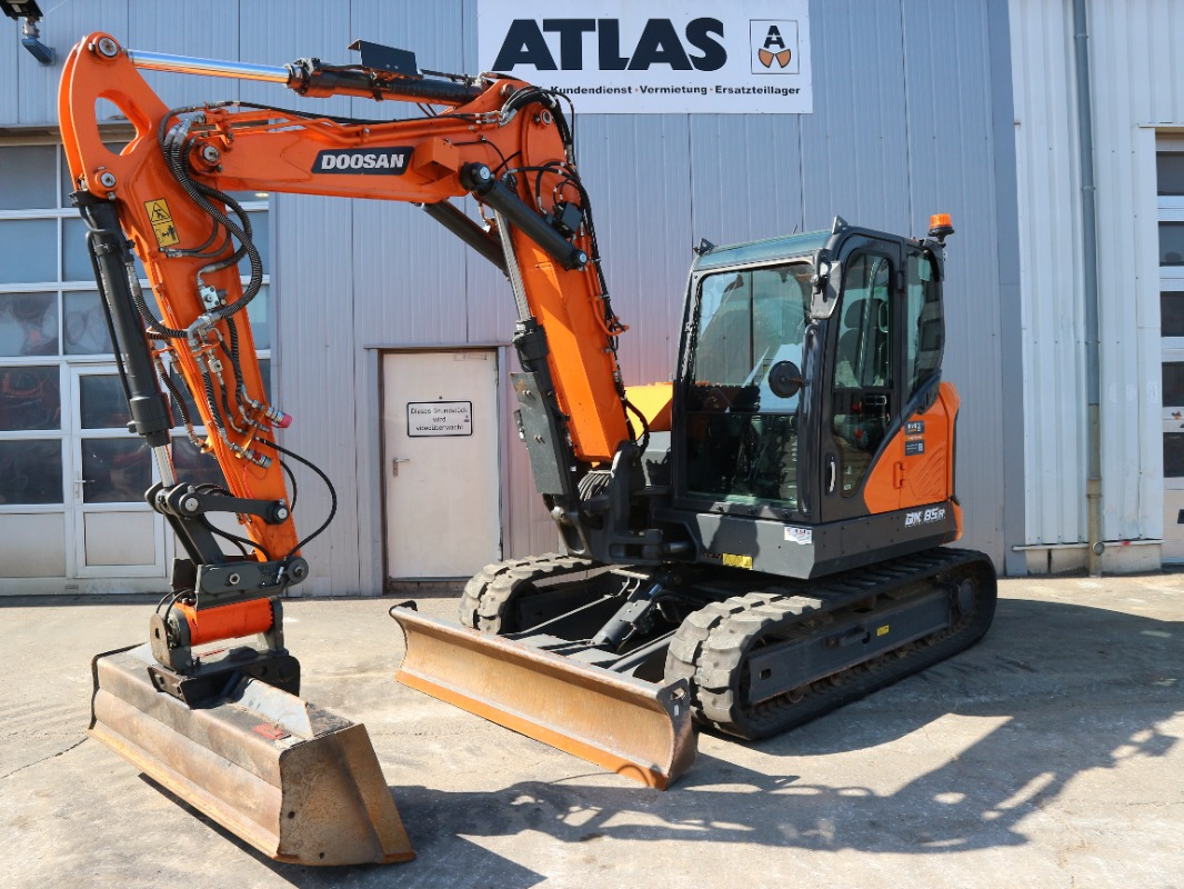 Doosan DX85R-7 - Мини-экскаватор: фото 1 Doosan DX85R-7 - Мини-экскаватор: фото 1