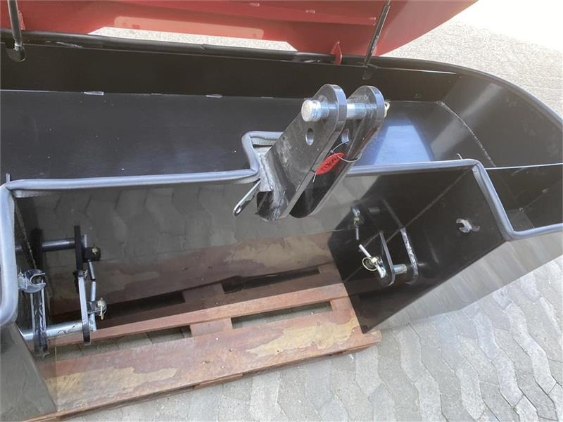 Case IH Frontvægtklods 1800 kg - Противовес: фото 3 Case IH Frontvægtklods 1800 kg - Противовес: фото 3