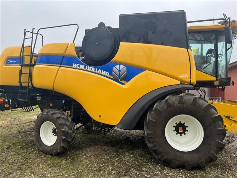 New Holland CX 6090 4wd - Зерноуборочный комбайн: фото 1 New Holland CX 6090 4wd - Зерноуборочный комбайн: фото 1