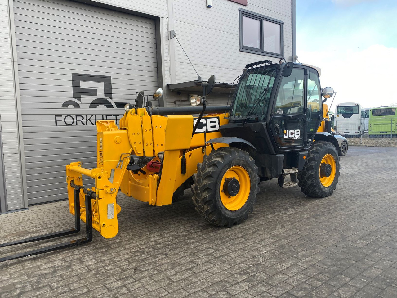 JCB 540-170 - Телескопический погрузчик: фото 1 JCB 540-170 - Телескопический погрузчик: фото 1