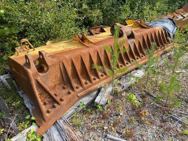 Komatsu D 155 AX - Отвал: фото 1 Komatsu D 155 AX - Отвал: фото 1