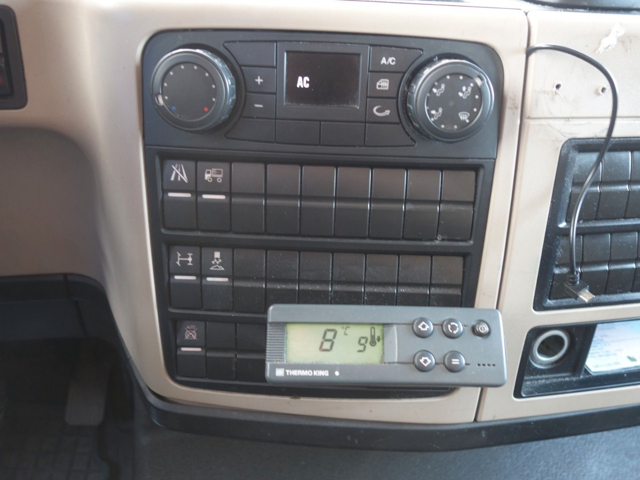 Новый Рефрижератор MAN TGL 8.190 mit Thermo King. 2 Temperaturen: фото 19