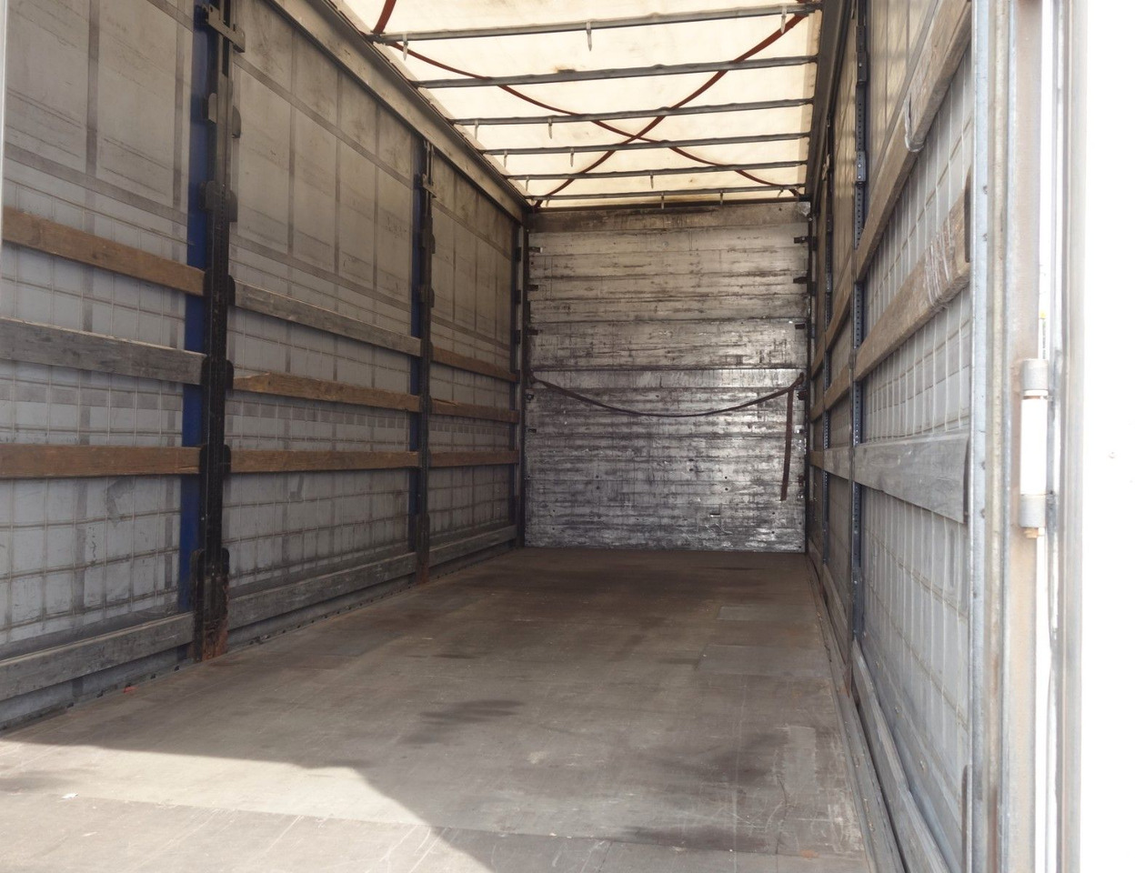 Renault T520 6x2 + trailer, 120m3, 2x Liftachse - Тентованный грузовик: фото 5 Renault T520 6x2 + trailer, 120m3, 2x Liftachse - Тентованный грузовик: фото 5