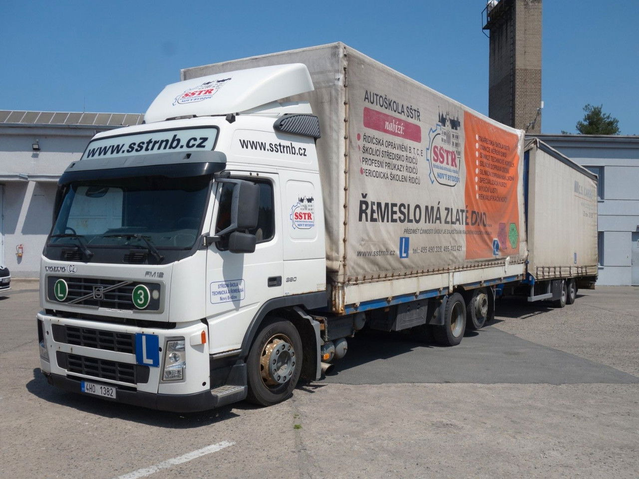 Volvo FM 380 6x2 + Panav Anhänger - Тентованный грузовик: фото 1 Volvo FM 380 6x2 + Panav Anhänger - Тентованный грузовик: фото 1