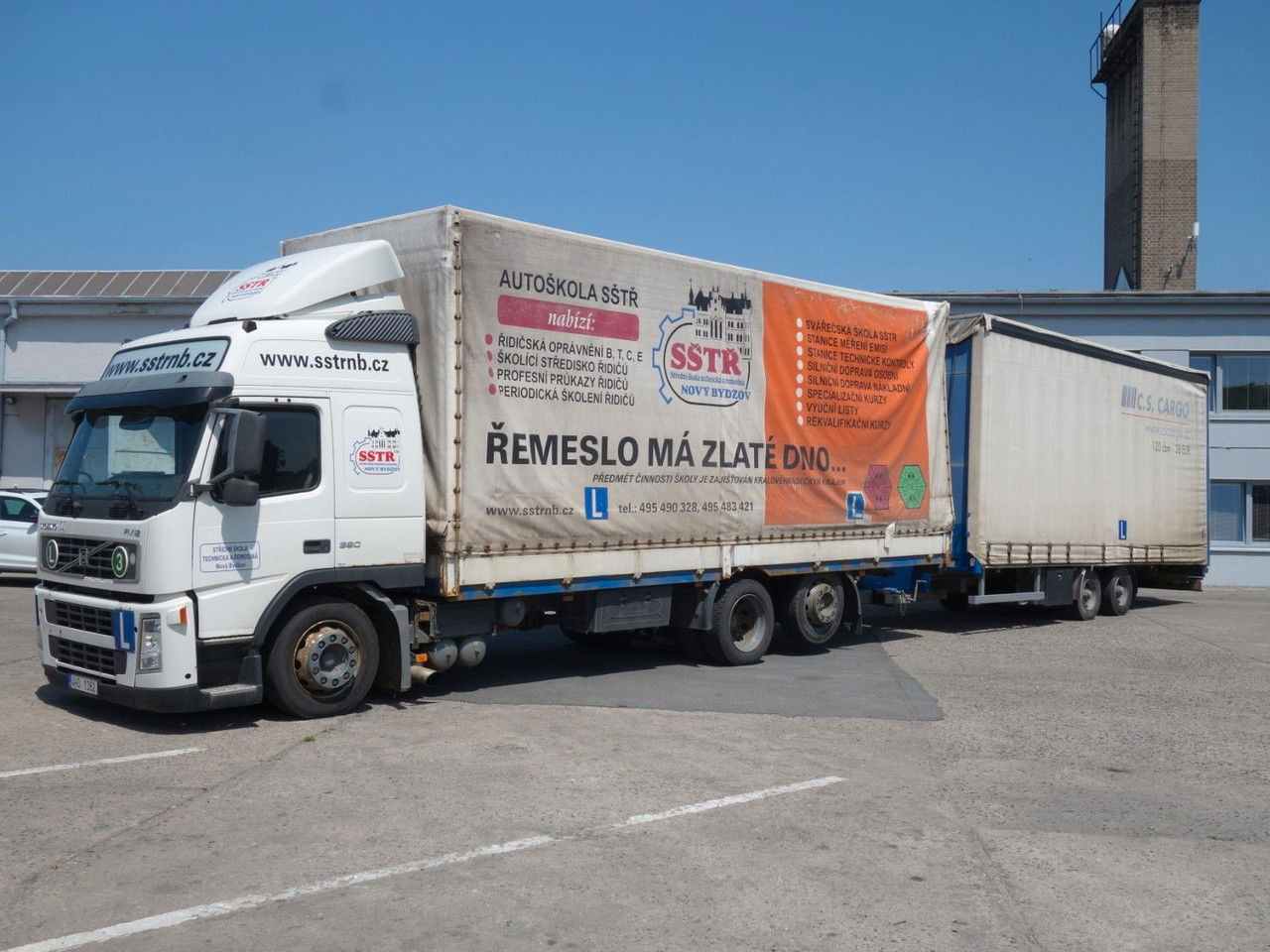 Volvo FM 380 6x2 + Panav Anhänger - Тентованный грузовик: фото 2 Volvo FM 380 6x2 + Panav Anhänger - Тентованный грузовик: фото 2