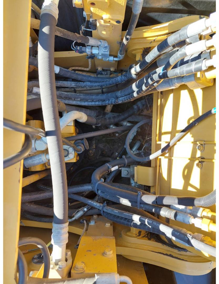 Гусеничный экскаватор CAT 320EL: фото 11