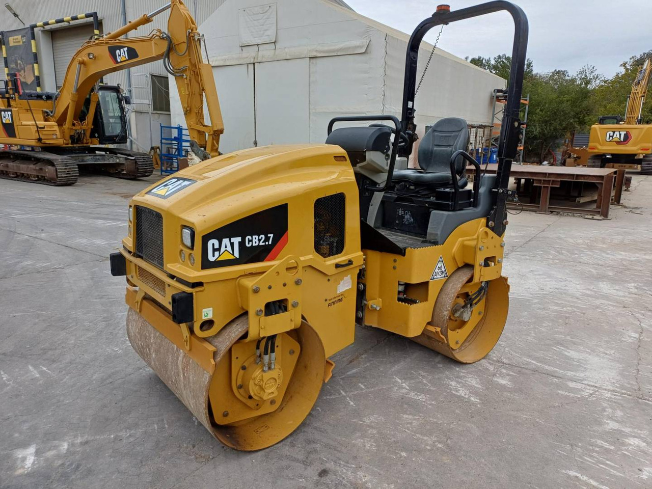 CAT CB2.7LRC - Дорожный каток: фото 1 CAT CB2.7LRC - Дорожный каток: фото 1