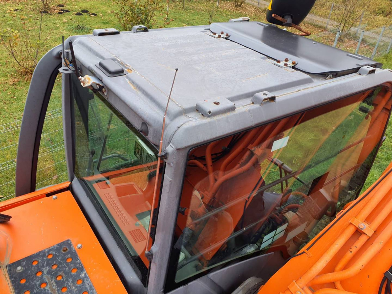 HITACHI ZX280LCN-3 - Гусеничный экскаватор: фото 1 HITACHI ZX280LCN-3 - Гусеничный экскаватор: фото 1