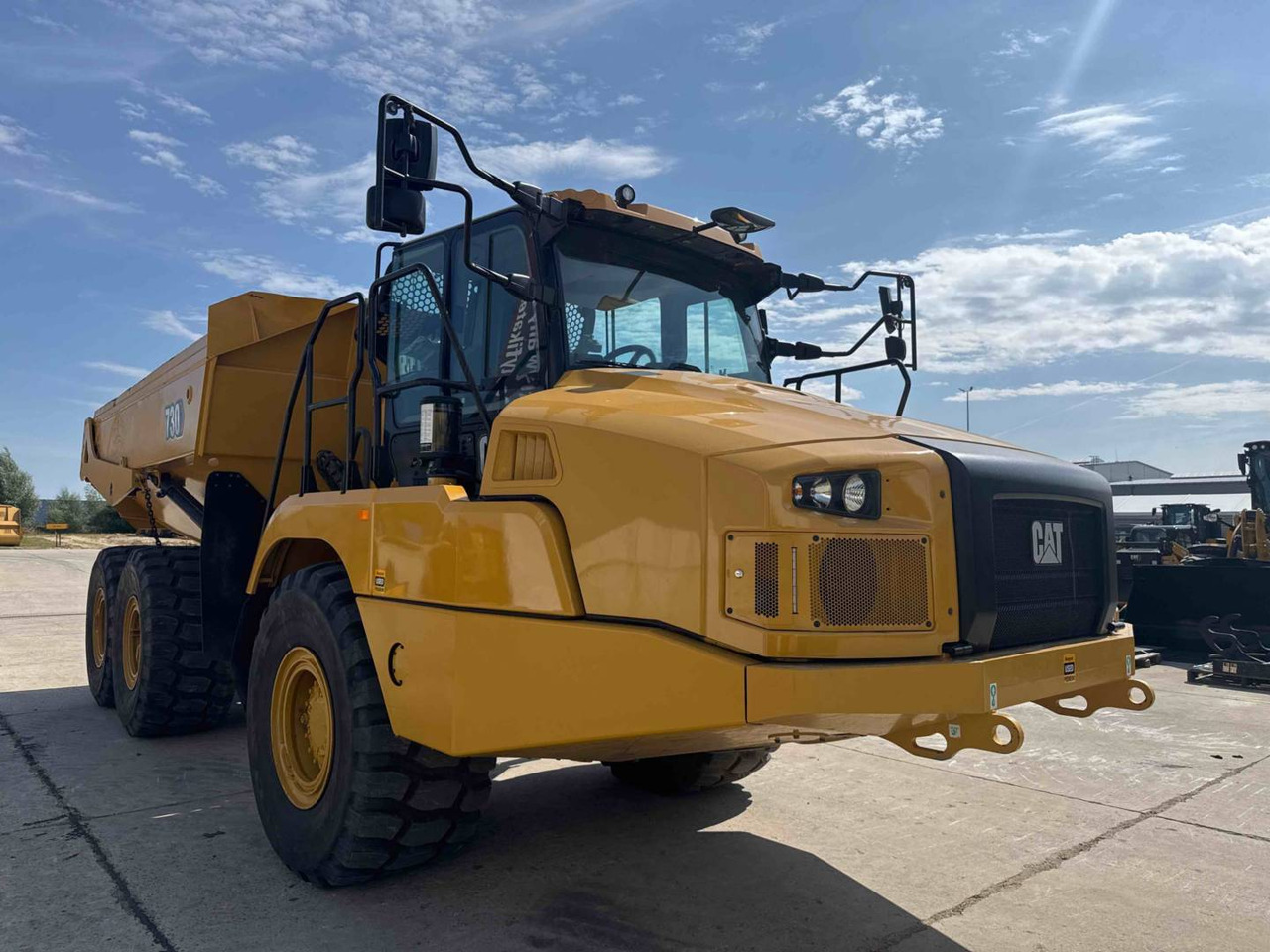 CAT 730 - Сочленённый самосвал: фото 2 CAT 730 - Сочленённый самосвал: фото 2