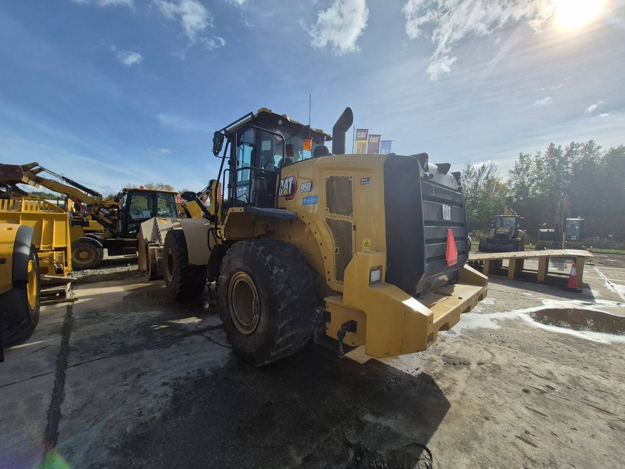 CAT 950 - Колёсный погрузчик: фото 4 CAT 950 - Колёсный погрузчик: фото 4