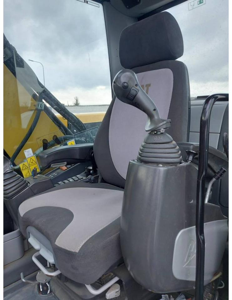 CAT M313D - Колёсный экскаватор: фото 5 CAT M313D - Колёсный экскаватор: фото 5