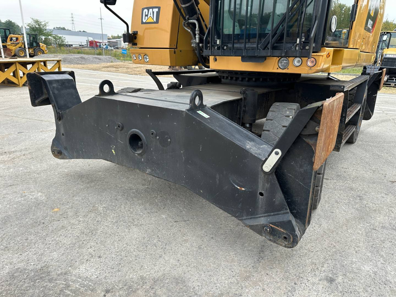 Колёсный экскаватор CAT MH3022: фото 23