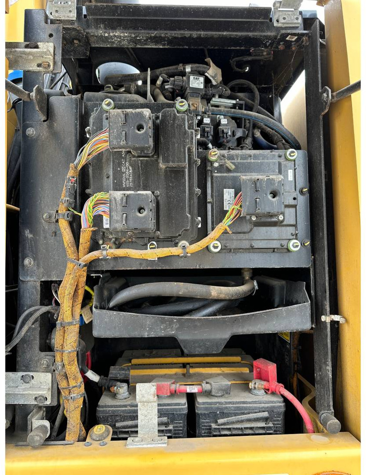 Колёсный экскаватор CAT MH3022: фото 31