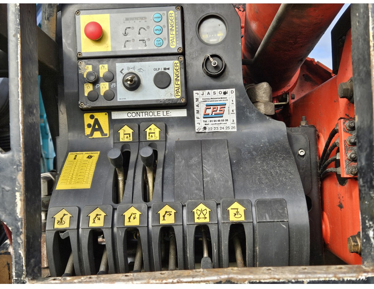 Самосвал MAN TGA 33.360 TIPPER 3 SIDE CRANE PALFINGER 16502 *REMOTE CONTROL: фото 10 Самосвал MAN TGA 33.360 TIPPER 3 SIDE CRANE PALFINGER 16502 *REMOTE CONTROL: фото 10