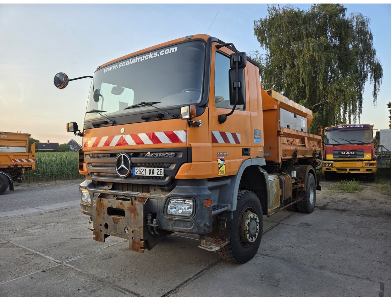 MERCEDES ACTROS 1836 4X4 TIPPER possible to buy with salt spreader - Самосвал: фото 1 MERCEDES ACTROS 1836 4X4 TIPPER possible to buy with salt spreader - Самосвал: фото 1