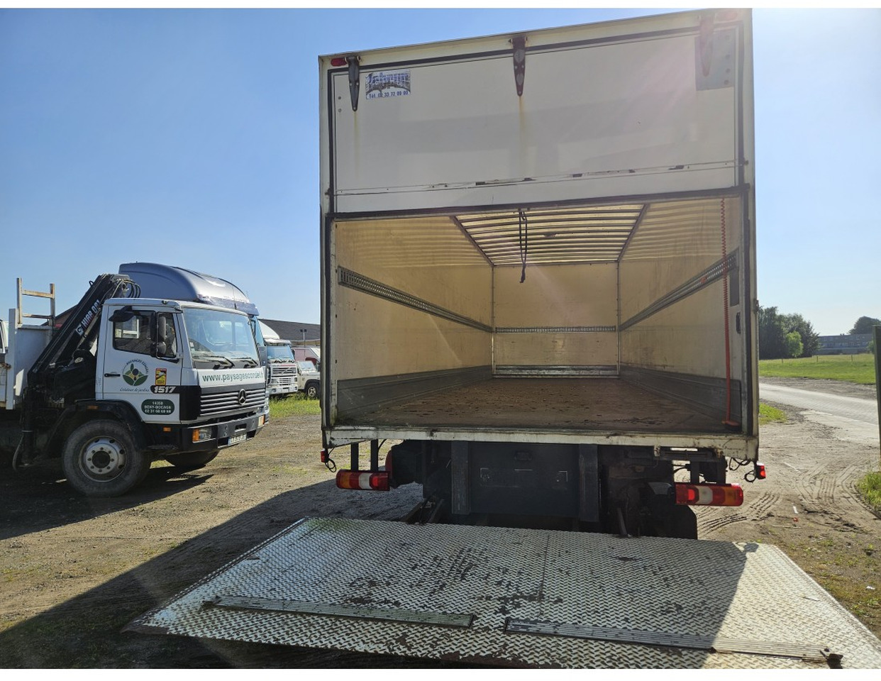Грузовик с закрытым кузовом Mercedes-Benz Atego 1624 Euro 6 Closed Box Loading lift very clean: фото 9