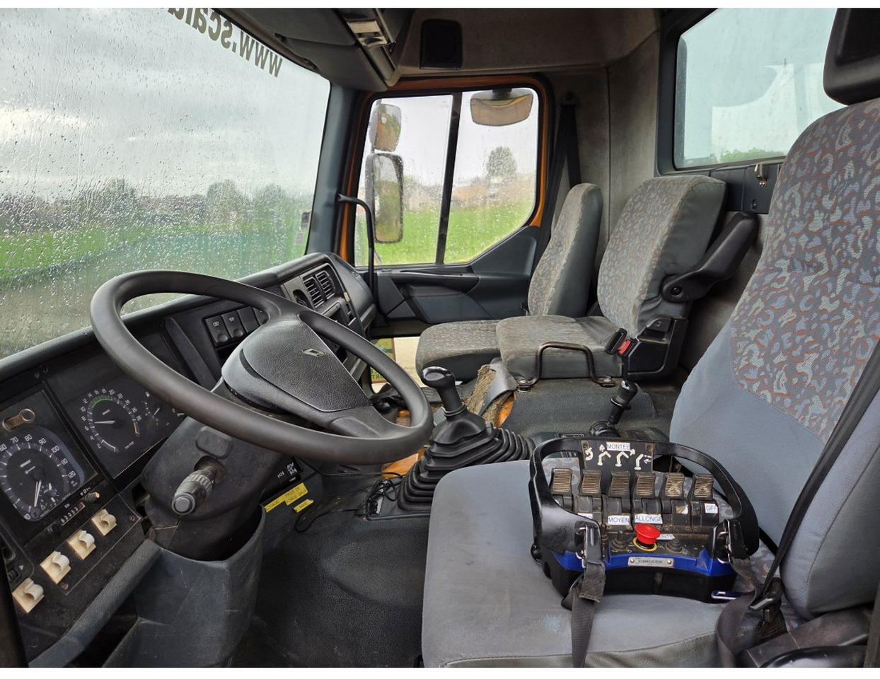 Грузовик бортовой/ Платформа, Автоманипулятор Renault Premium 300 MECHANICAL PUMP OPEN BOX COMPRESSOR CRANE EFFER 140/2S: фото 11 Грузовик бортовой/ Платформа, Автоманипулятор Renault Premium 300 MECHANICAL PUMP OPEN BOX COMPRESSOR CRANE EFFER 140/2S: фото 11