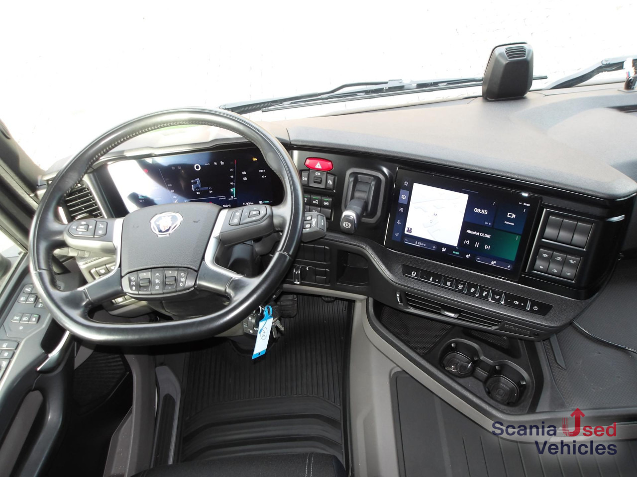 SCANIA R 460 EB - MEGA - HIGHLINE - 2x TANKs - ACC - Тягач: фото 2 SCANIA R 460 EB - MEGA - HIGHLINE - 2x TANKs - ACC - Тягач: фото 2