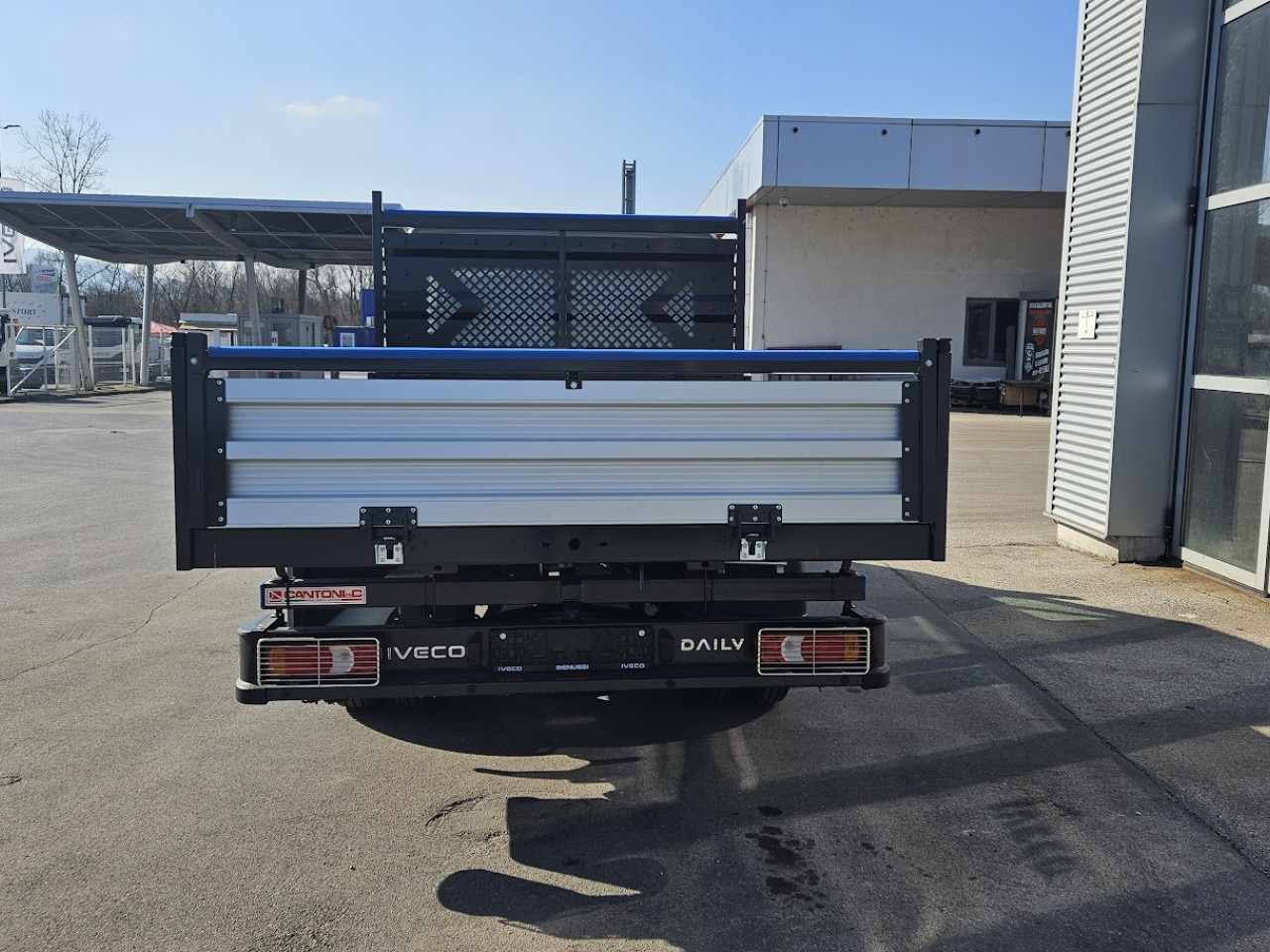 IVECO Daily 35C16H3.0 D - Малотоннажный самосвал, Грузопассажирский фургон: фото 4 IVECO Daily 35C16H3.0 D - Малотоннажный самосвал, Грузопассажирский фургон: фото 4