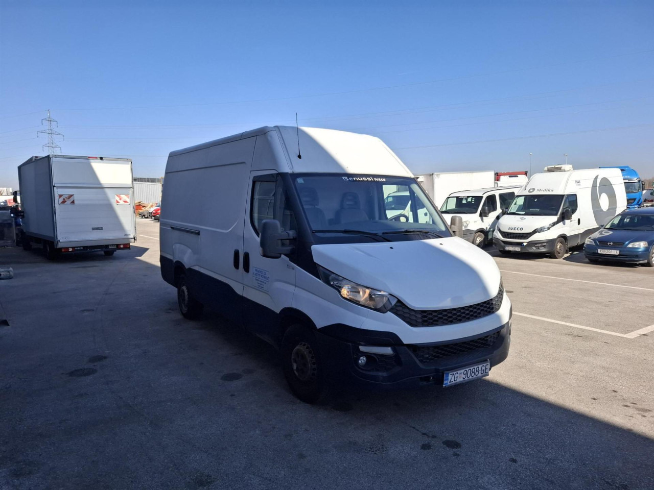 IVECO Daily 35S13 - Пассажирский фургон: фото 2 IVECO Daily 35S13 - Пассажирский фургон: фото 2