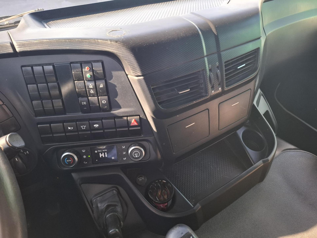 IVECO Trakker AD410T50 - Самосвал: фото 3 IVECO Trakker AD410T50 - Самосвал: фото 3