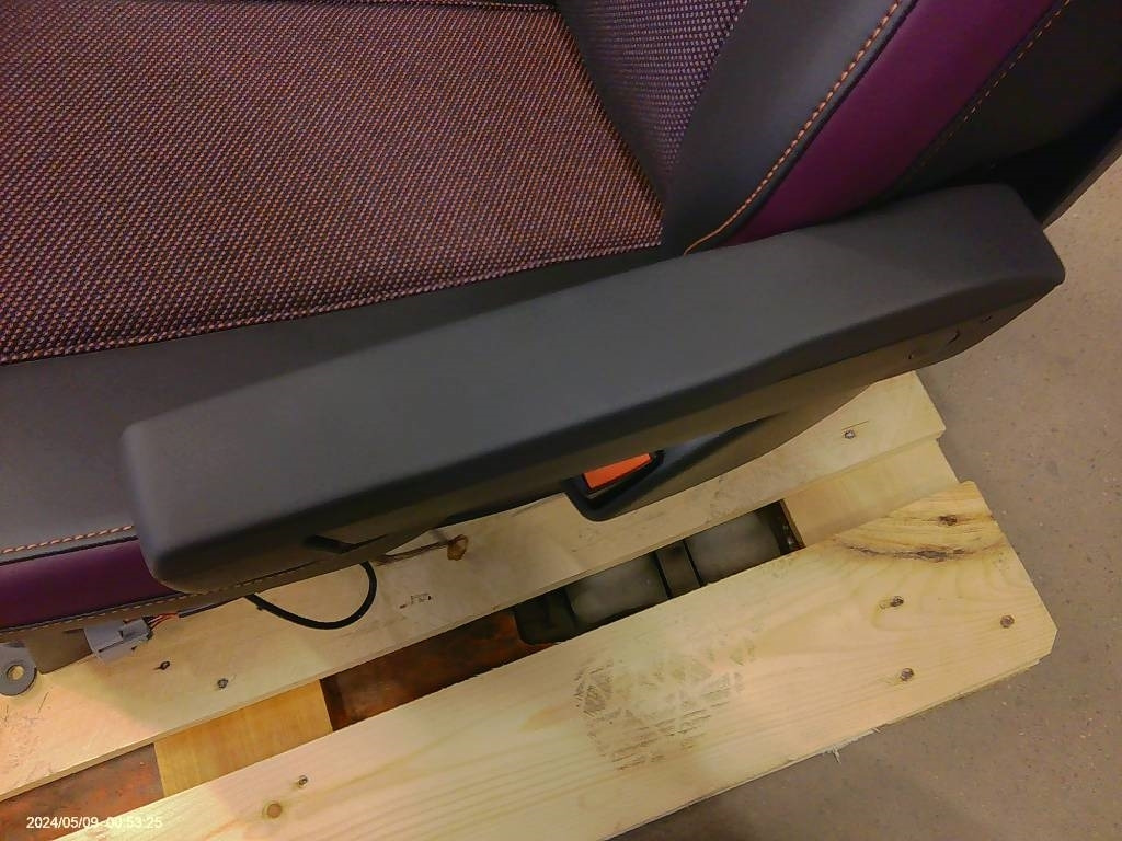 Новый Кабина для Грузовиков Volvo FM förarstol, 23766422: фото 8