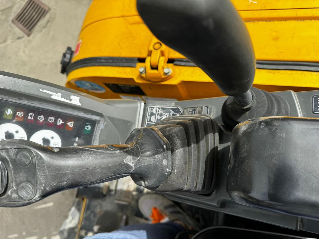 Мини-экскаватор IHI 25VX3, 2.5ton, SWISS Machine: фото 6 Мини-экскаватор IHI 25VX3, 2.5ton, SWISS Machine: фото 6