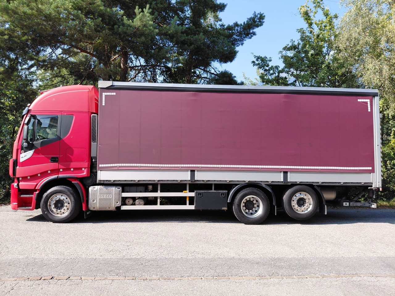 Тентованный грузовик Iveco 260S42 Stralis, 6x2, Retarder, Euro 6, 7.80m box: фото 7
