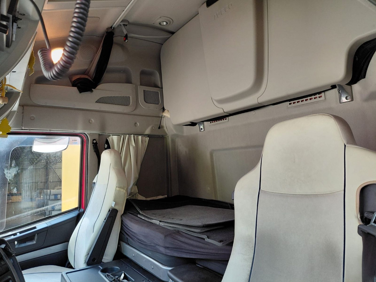 Тентованный грузовик Iveco 260S42 Stralis, 6x2, Retarder, Euro 6, 7.80m box: фото 17