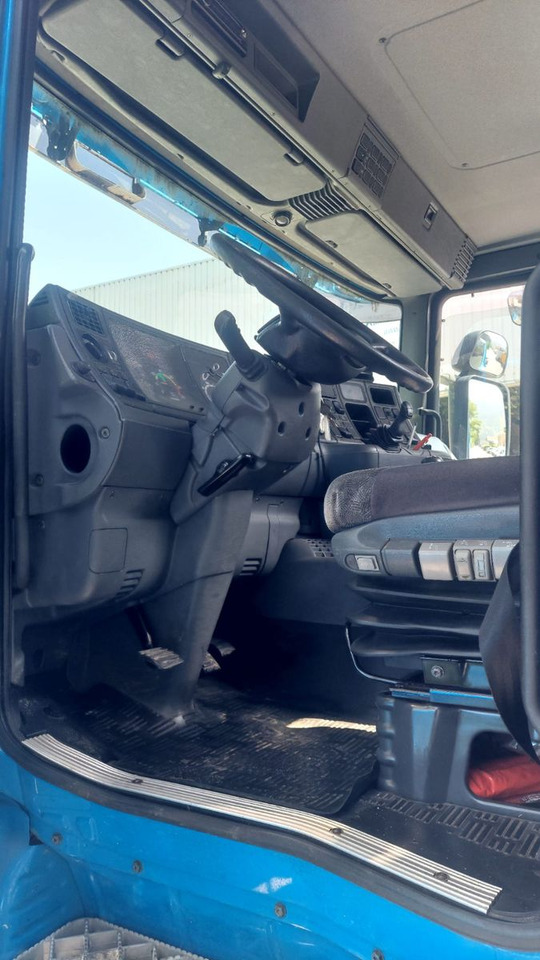 Грузовик-шасси Scania R124LB 420 4x2, Euro 3: фото 10