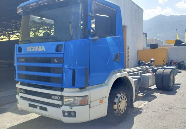 Scania R124LB 420 4x2, Euro 3 - Грузовик-шасси: фото 3 Scania R124LB 420 4x2, Euro 3 - Грузовик-шасси: фото 3