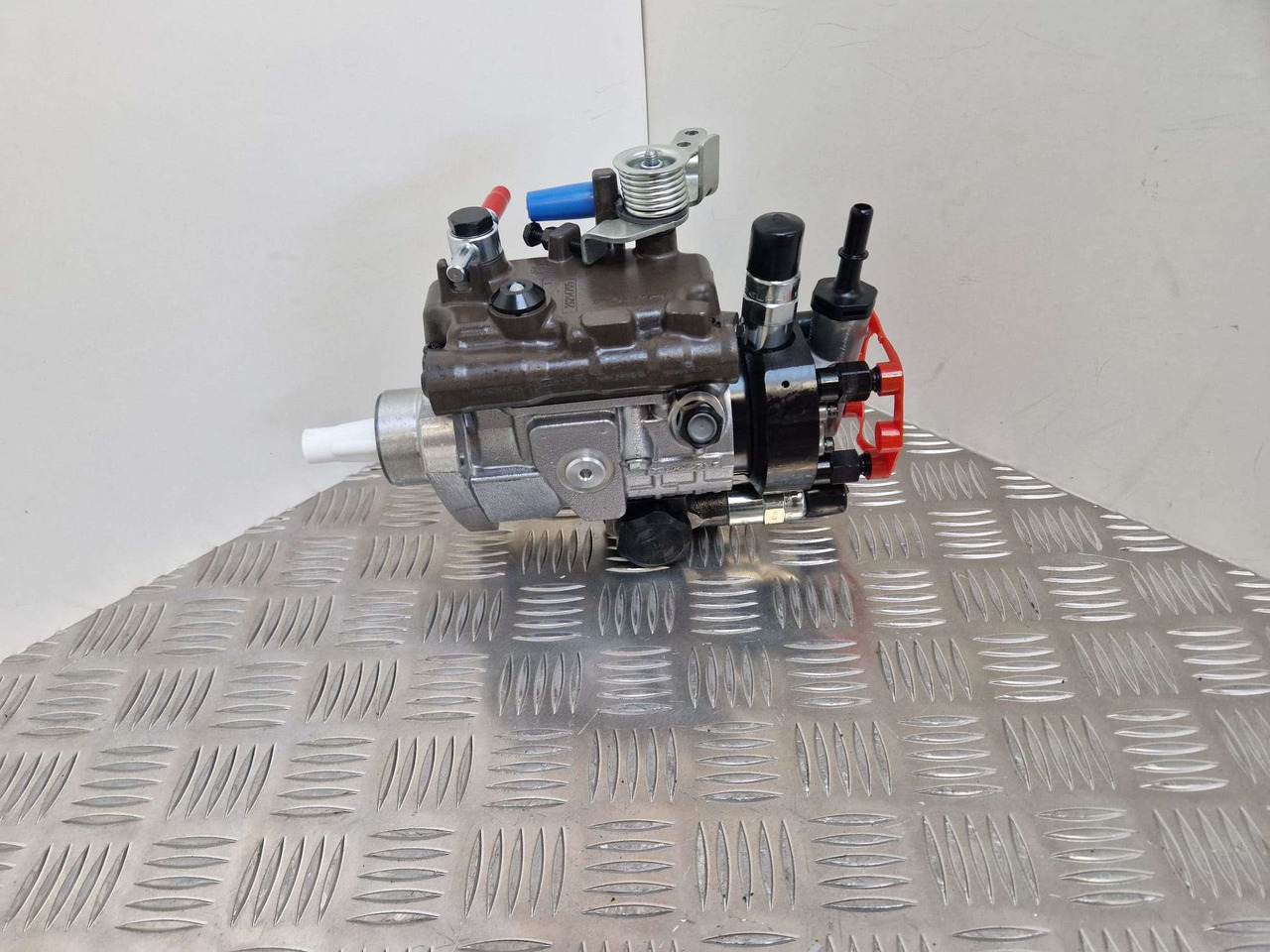 320/06933 12V injection pump 9520A512G Delphi - Двигатель и запчасти для Строительной техники: фото 1 320/06933 12V injection pump 9520A512G Delphi - Двигатель и запчасти для Строительной техники: фото 1