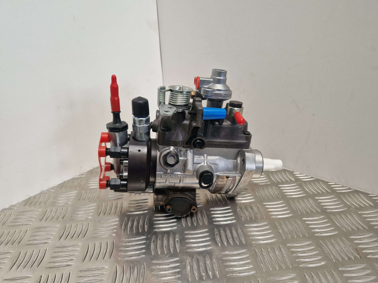 320/06936 12V injection pump 9520A891G Delphi - Двигатель и запчасти для Строительной техники: фото 1 320/06936 12V injection pump 9520A891G Delphi - Двигатель и запчасти для Строительной техники: фото 1