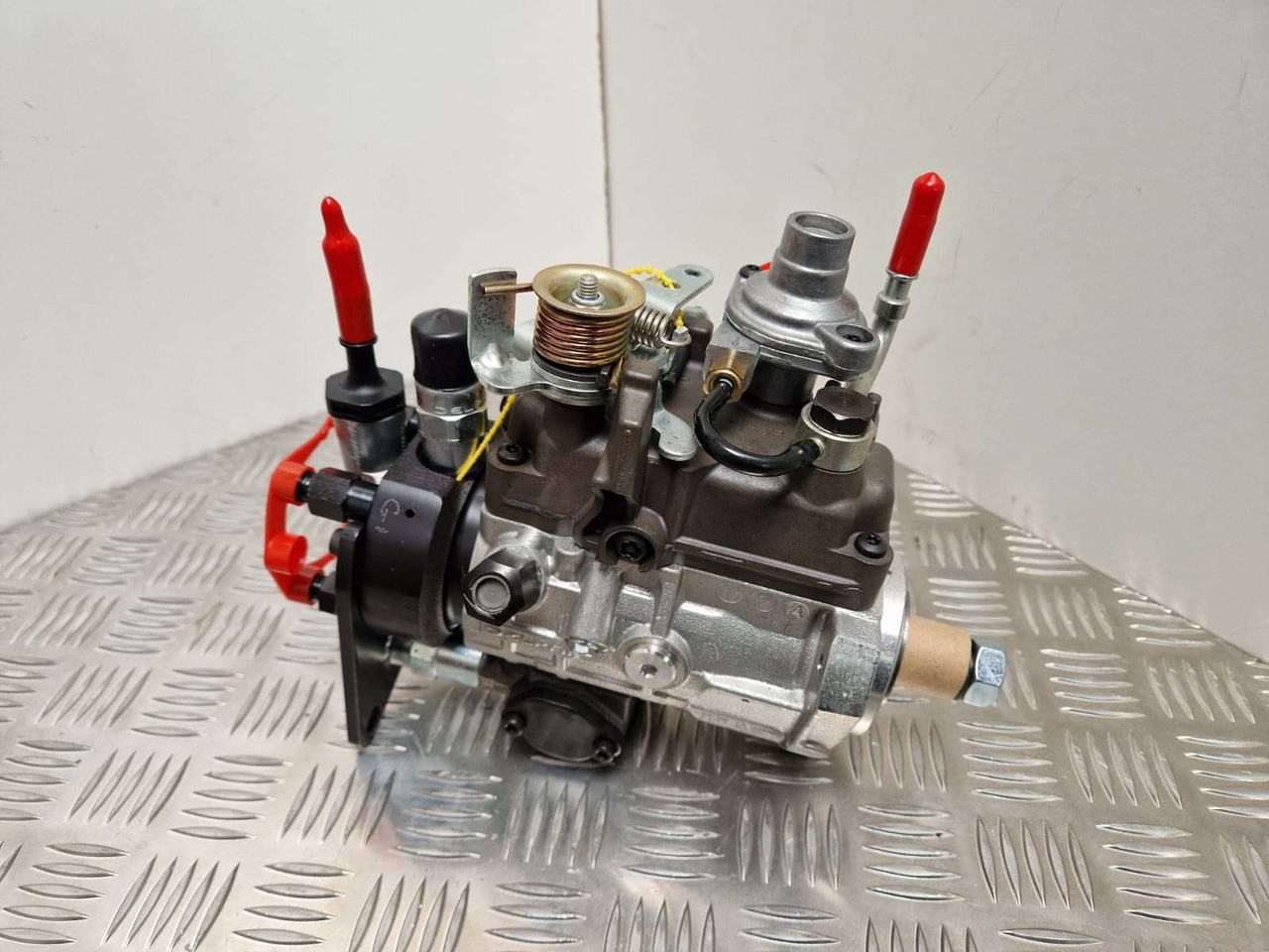 JCB Delphi injection pump 17/925300 - Двигатель и запчасти для Строительной техники: фото 3 JCB Delphi injection pump 17/925300 - Двигатель и запчасти для Строительной техники: фото 3