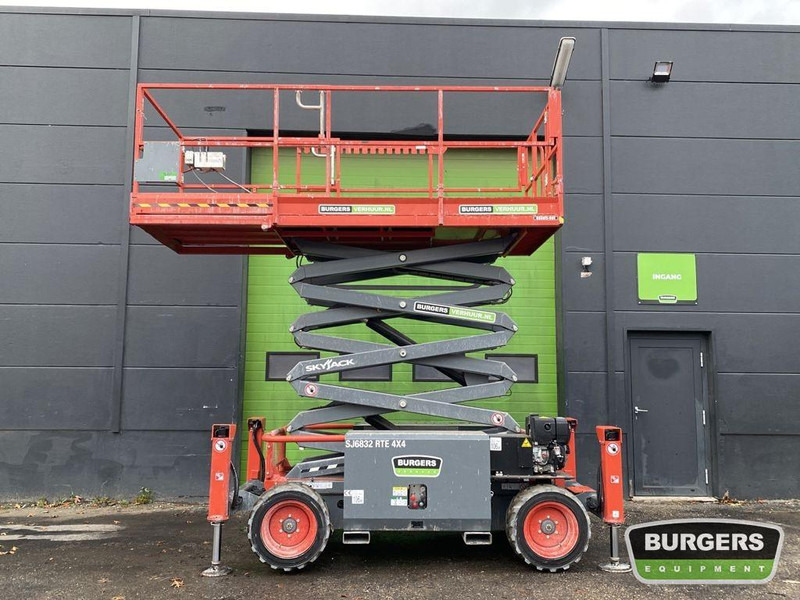 Skyjack SJ6832 RTE - Ножничный подъемник: фото 1 Skyjack SJ6832 RTE - Ножничный подъемник: фото 1