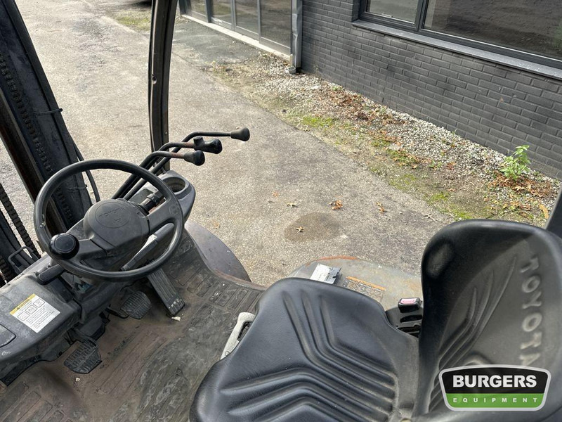 Toyota 8FDF25 - Дизельный погрузчик: фото 5 Toyota 8FDF25 - Дизельный погрузчик: фото 5