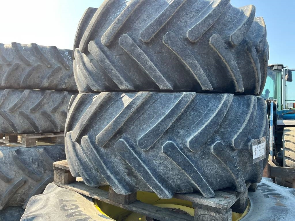 Alliance 480/70R24 till John Deere 6300 - Шина для Сельскохозяйственной техники: фото 1 Alliance 480/70R24 till John Deere 6300 - Шина для Сельскохозяйственной техники: фото 1