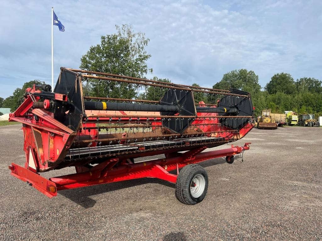 Massey Ferguson MF 32 Skärbord / Header - Навесное оборудование для комбайна: фото 1 Massey Ferguson MF 32 Skärbord / Header - Навесное оборудование для комбайна: фото 1