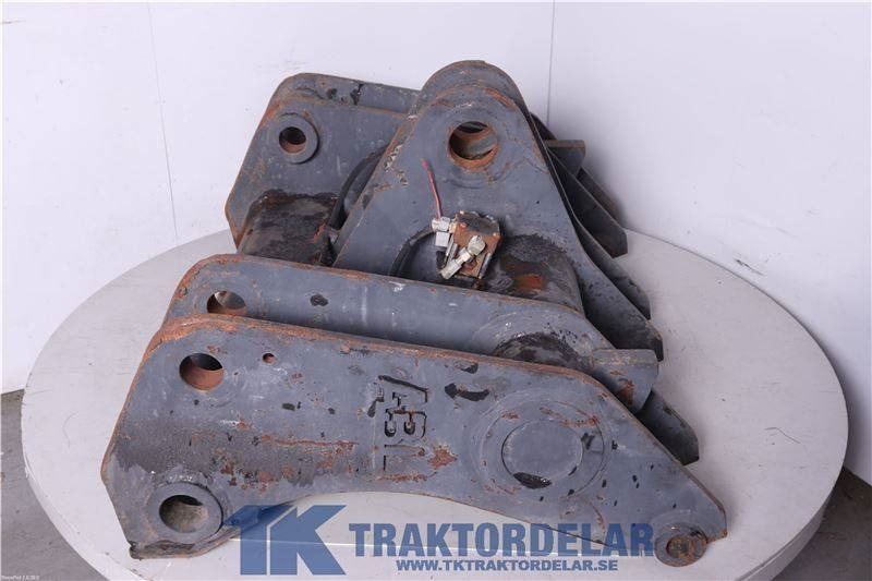 Redskapsfäste / Quickhitch CAT 966 - Сцепное устройство для Строительной техники: фото 2 Redskapsfäste / Quickhitch CAT 966 - Сцепное устройство для Строительной техники: фото 2