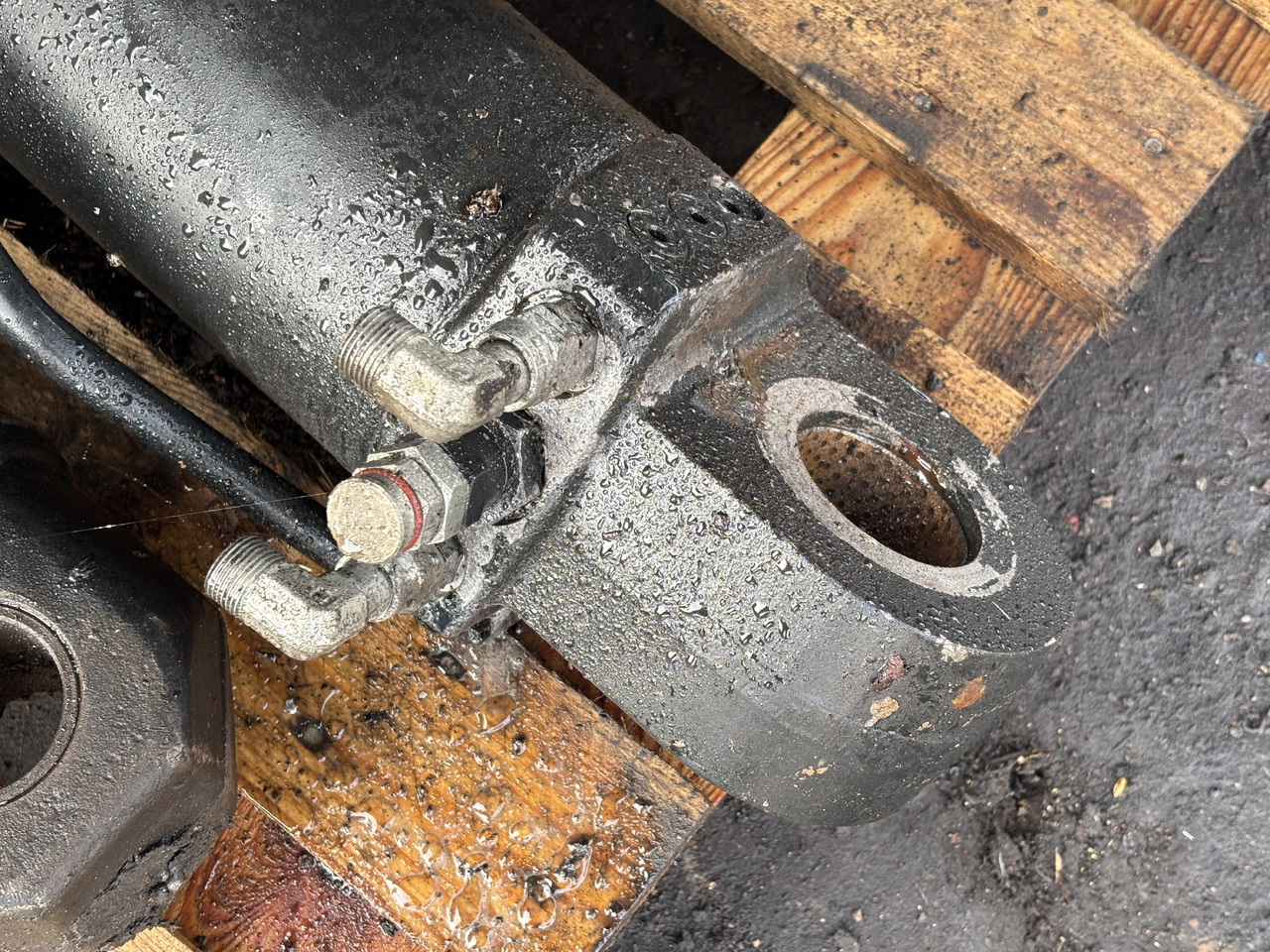 CAT Caterpillar TH336 TH 336 Siłownik Wychyłu Łyżki - Гидравлический цилиндр для Телескопических погрузчиков: фото 2 CAT Caterpillar TH336 TH 336 Siłownik Wychyłu Łyżki - Гидравлический цилиндр для Телескопических погрузчиков: фото 2