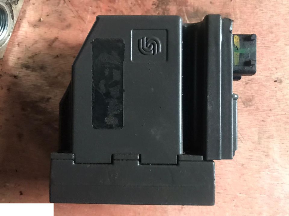 CEWKI DO ROZDZIELACZA SAUER DANFOSS 11-32 VDC - Электрическая система для Сельскохозяйственной техники: фото 2 CEWKI DO ROZDZIELACZA SAUER DANFOSS 11-32 VDC - Электрическая система для Сельскохозяйственной техники: фото 2