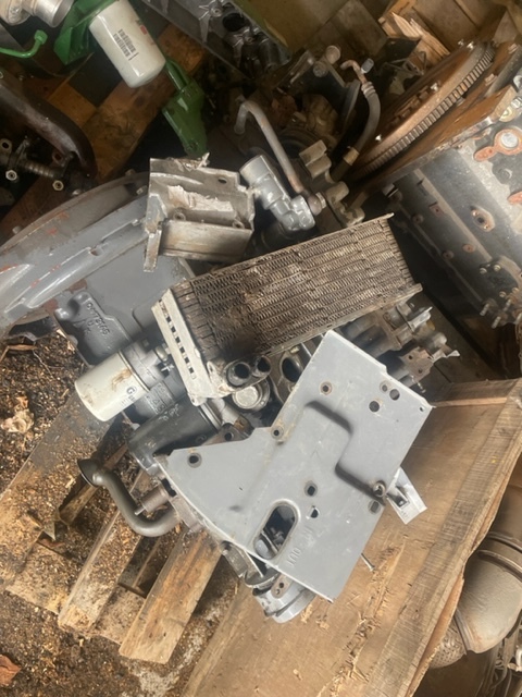 Deutz BF4L1011 blok wał głowica 04178912 - Двигатель и запчасти для Сельскохозяйственной техники: фото 1 Deutz BF4L1011 blok wał głowica 04178912 - Двигатель и запчасти для Сельскохозяйственной техники: фото 1