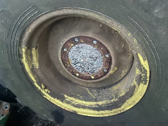 Felga 15x24 john deere 3200 , 3215 , 3220, 3400 , 3415 , 3420 - Колесный диск для Сельскохозяйственной техники: фото 4 Felga 15x24 john deere 3200 , 3215 , 3220, 3400 , 3415 , 3420 - Колесный диск для Сельскохозяйственной техники: фото 4