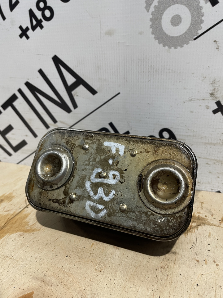 Fendt 930 MAN D0836 - chłodnica oleju F824200310270 51.05601-0084 - Масляный радиатор для Строительной техники: фото 3 Fendt 930 MAN D0836 - chłodnica oleju F824200310270 51.05601-0084 - Масляный радиатор для Строительной техники: фото 3