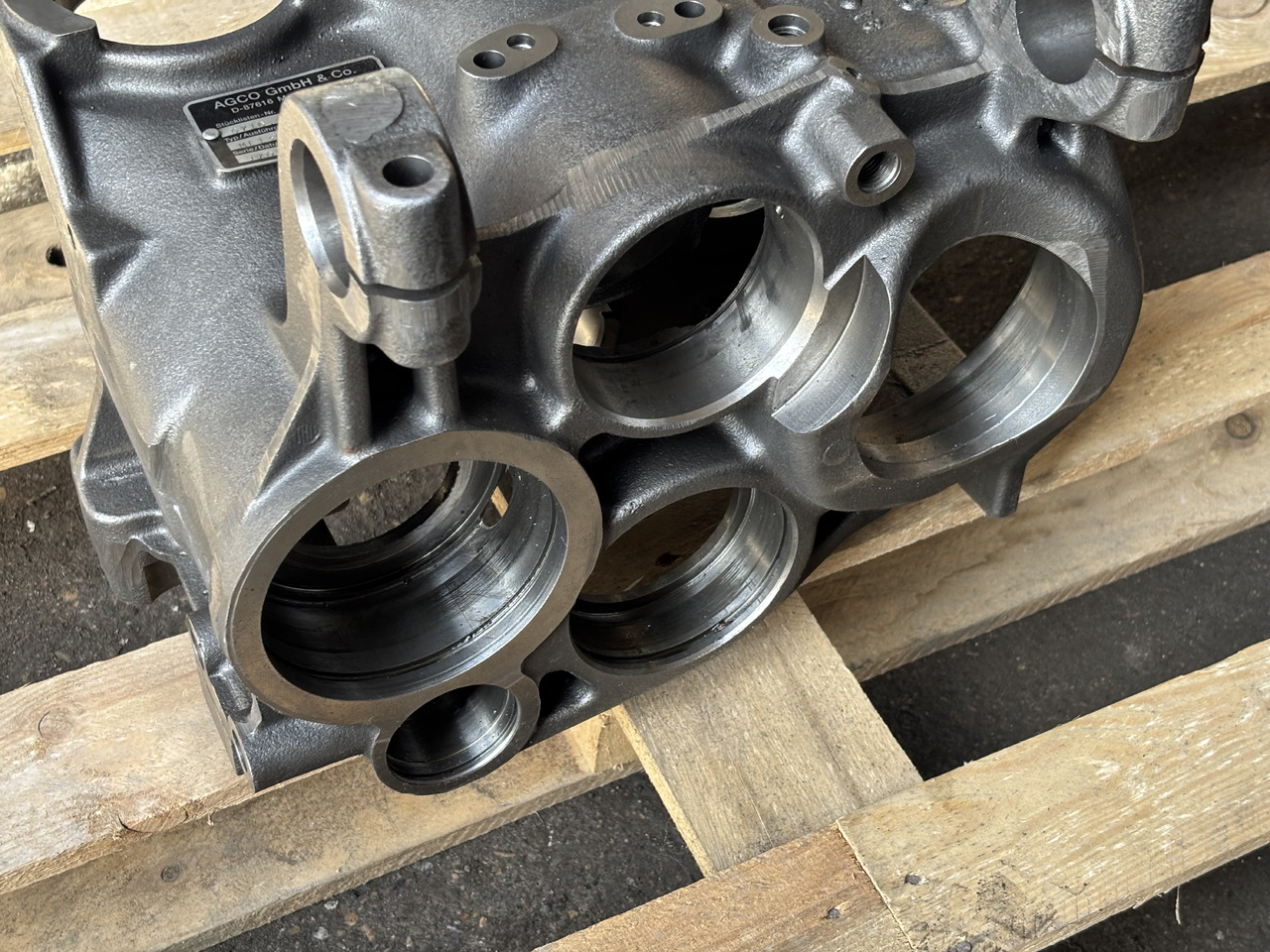 Fendt Obudowa Skrzyni Vario ML130 ML160 M716101081120 G716101000100 - Двигатель и запчасти для Сельскохозяйственной техники: фото 4 Fendt Obudowa Skrzyni Vario ML130 ML160 M716101081120 G716101000100 - Двигатель и запчасти для Сельскохозяйственной техники: фото 4