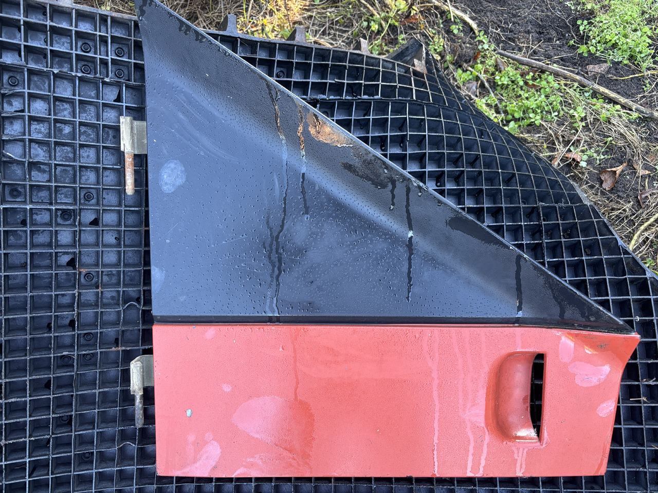 Fiat Agri New Holland G210 G230 G240 - boczek maski - Капот для Сельскохозяйственной техники: фото 1 Fiat Agri New Holland G210 G230 G240 - boczek maski - Капот для Сельскохозяйственной техники: фото 1