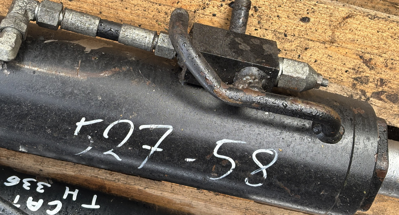 JCB 527-58 52758 527 58 Siłownik Wychyłu Łyżki - Гидравлический цилиндр для Телескопических погрузчиков: фото 3 JCB 527-58 52758 527 58 Siłownik Wychyłu Łyżki - Гидравлический цилиндр для Телескопических погрузчиков: фото 3