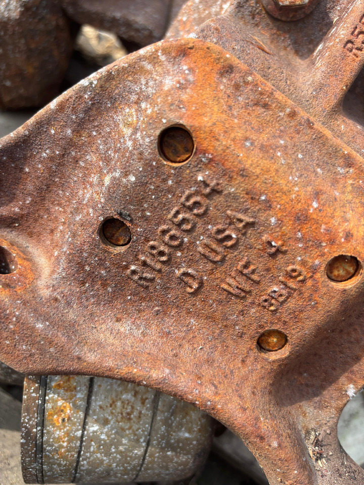 JOHN DEERE Lewy wspornik błotnika Przedłużenie podstawy R186554 R559710 - Кузов и экстерьер для Сельскохозяйственной техники: фото 3 JOHN DEERE Lewy wspornik błotnika Przedłużenie podstawy R186554 R559710 - Кузов и экстерьер для Сельскохозяйственной техники: фото 3